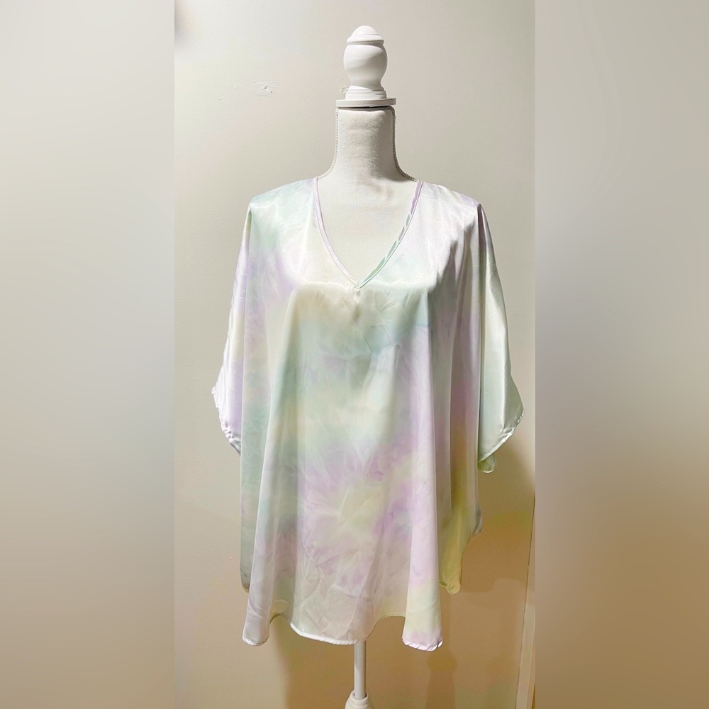 Adrienne Sofie top, NWT, Tie-dyed pattern, pastel colors, size Large
